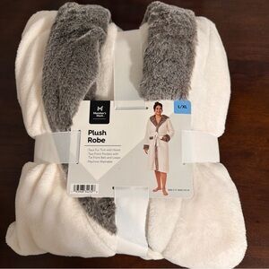 NEW Member's Mark Plush Robe White & Gray  Size L/XL  Hood & Pockets - Unisex